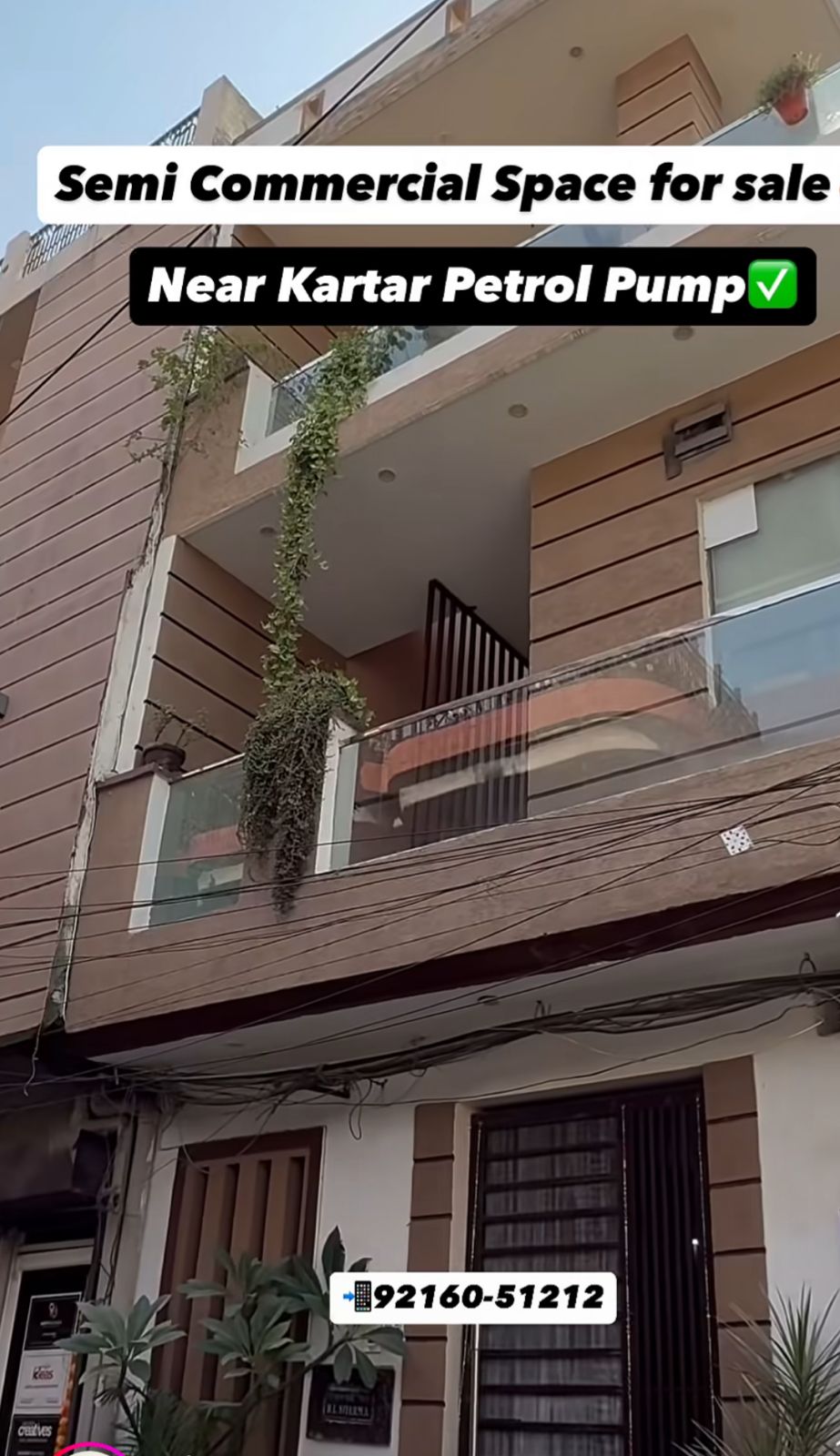 70 Gaj semi commercial space for sale