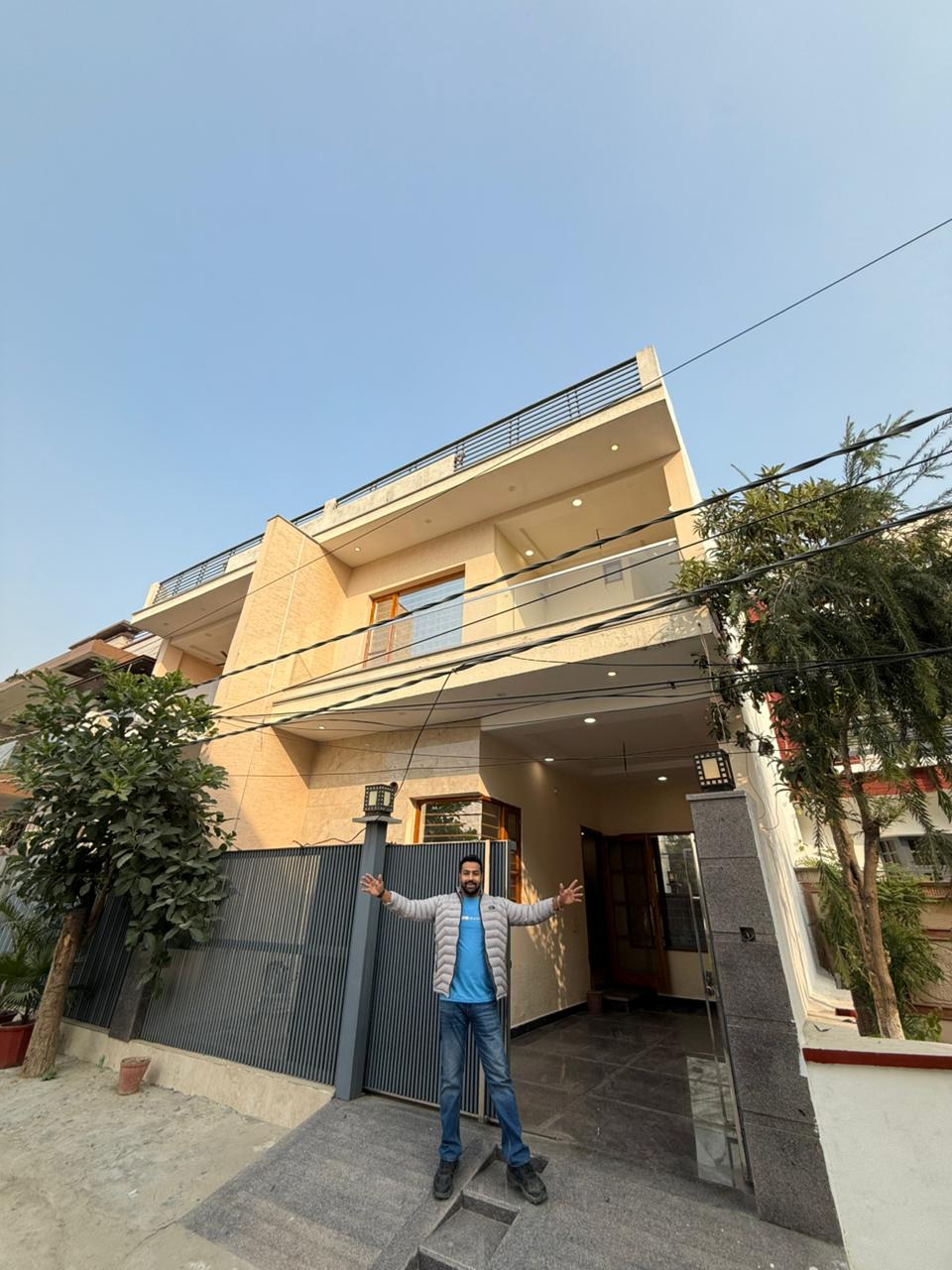150 Gaj  4bhk  kothi for sale